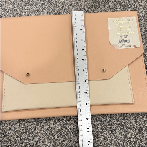 DesignWorks Ink Vegan Leather Classy Fun Stylish Laptop Folio Peach and Cream - Picture 6 of 7